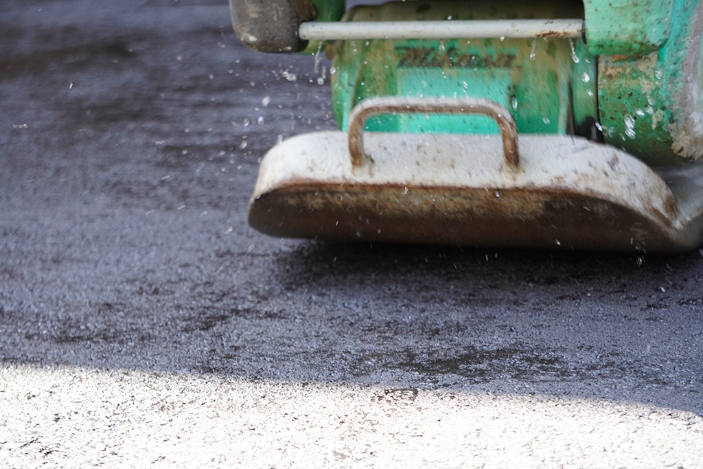 アスファルト舗装工事業務