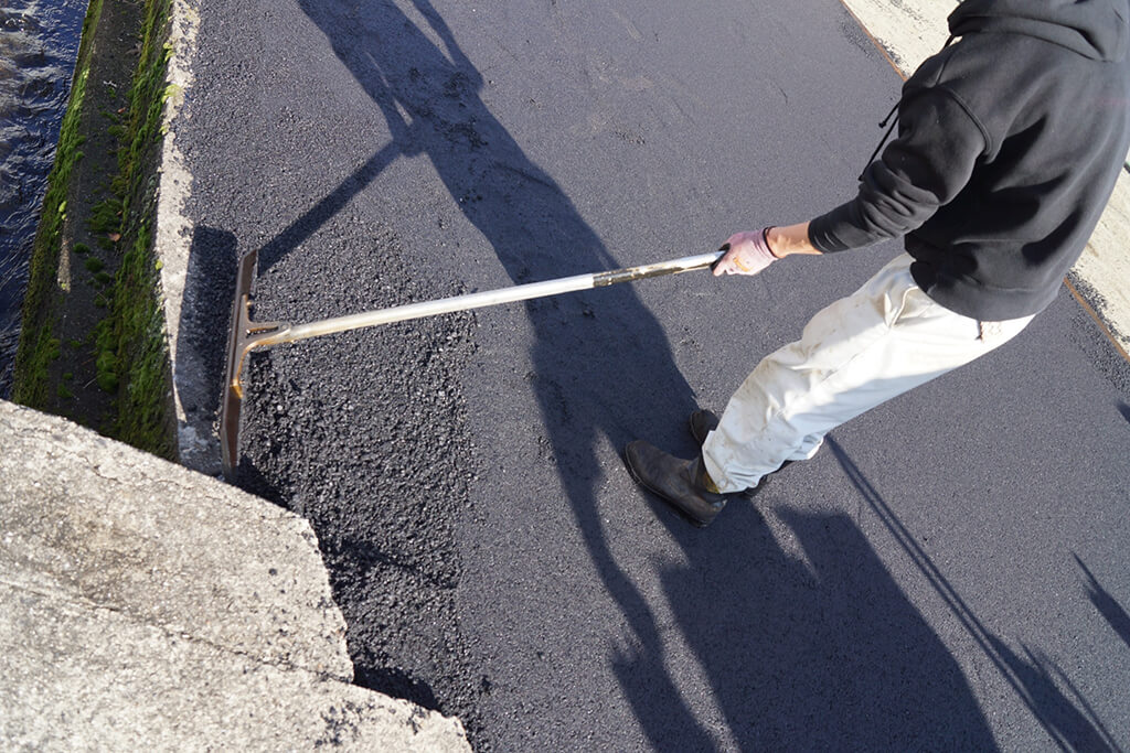 アスファルト舗装工事業務