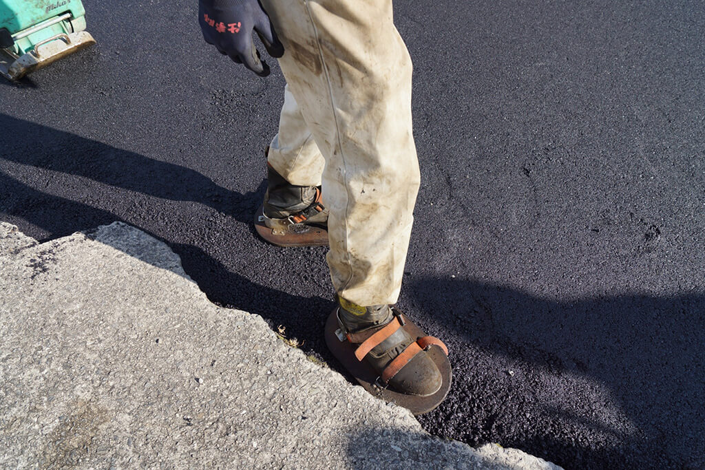 アスファルト舗装工事業務